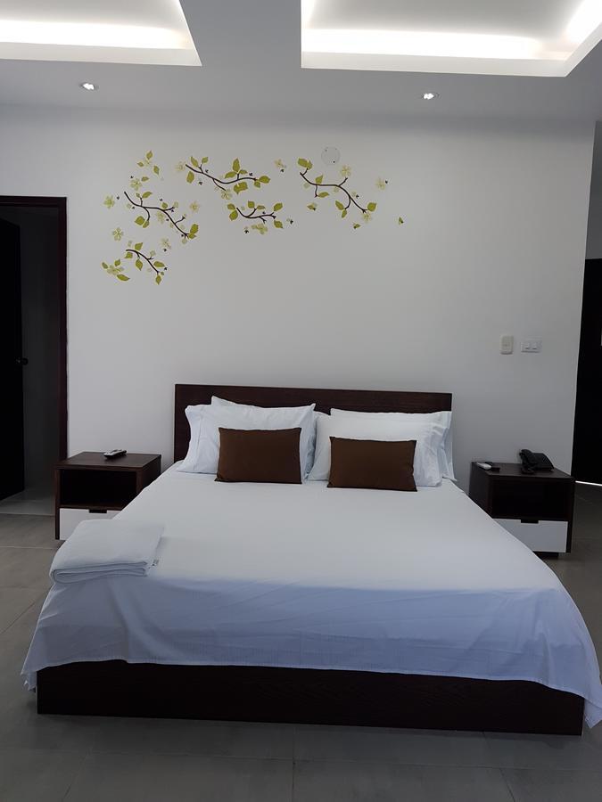Hotel Plaza Real Montelíbano エクステリア 写真