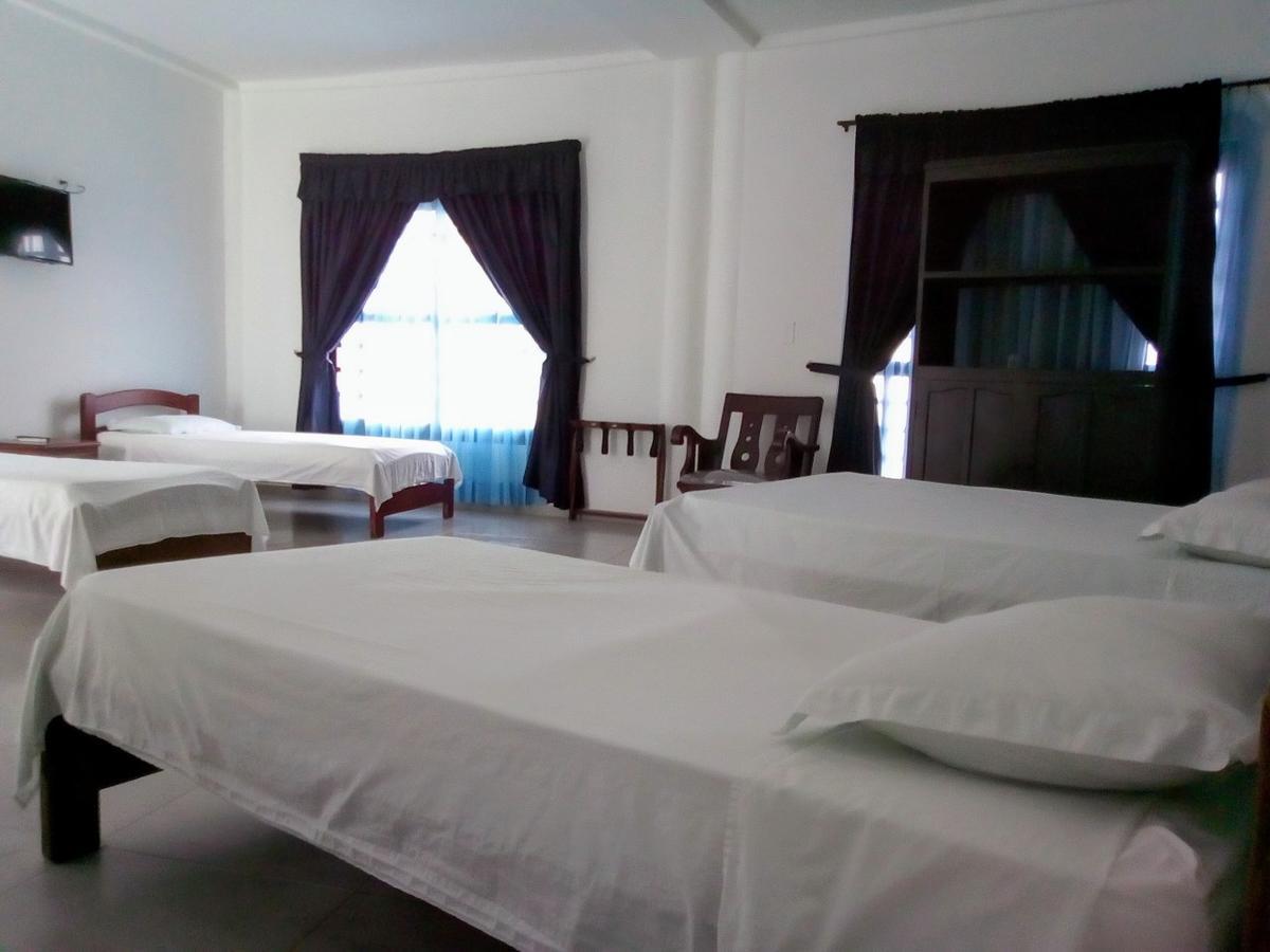 Hotel Plaza Real Montelíbano エクステリア 写真